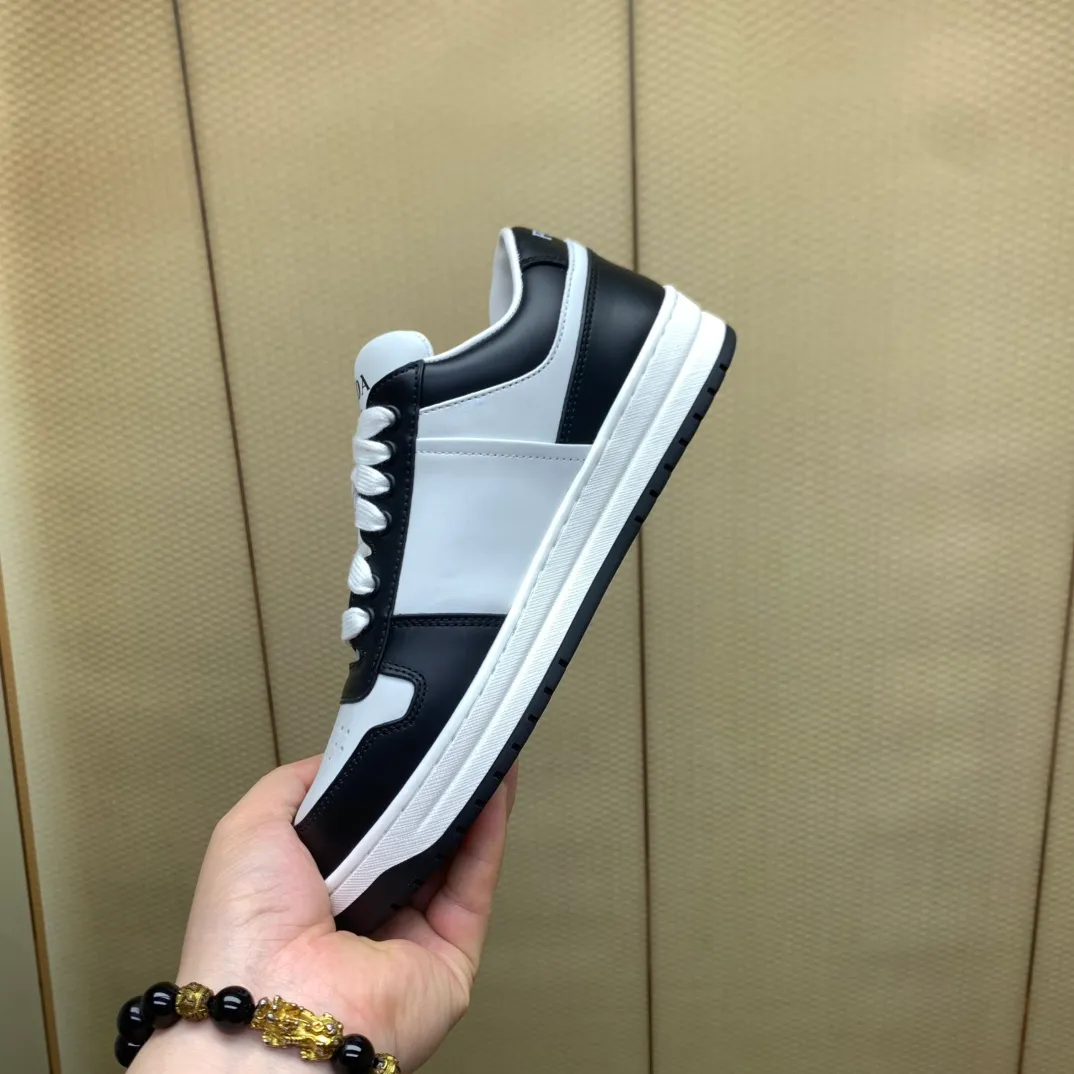 💰660.巜PRADA》Prada: Top 🔝purchasing agent🔍🔍The latest men’s counters are on sale simultaneously, high-quality original calfskin imported from Italy 🇮🇹. Brand logo* (prominent·high-end·noble·class·) exquisite workmanship (imported from Italy🇮🇹 Sole: Original sole provided by the original factory, ⚠️exclusive double-layer activity, TPR rubber, combination outsole; super comfortable, wear-resistant, non-slip, environmentally friendly🌳🌳🌳, real shot🎬The real thing is more beautiful🔍🔍 (high quality, follow the order) code number 38 to 44 (.45 customized)
